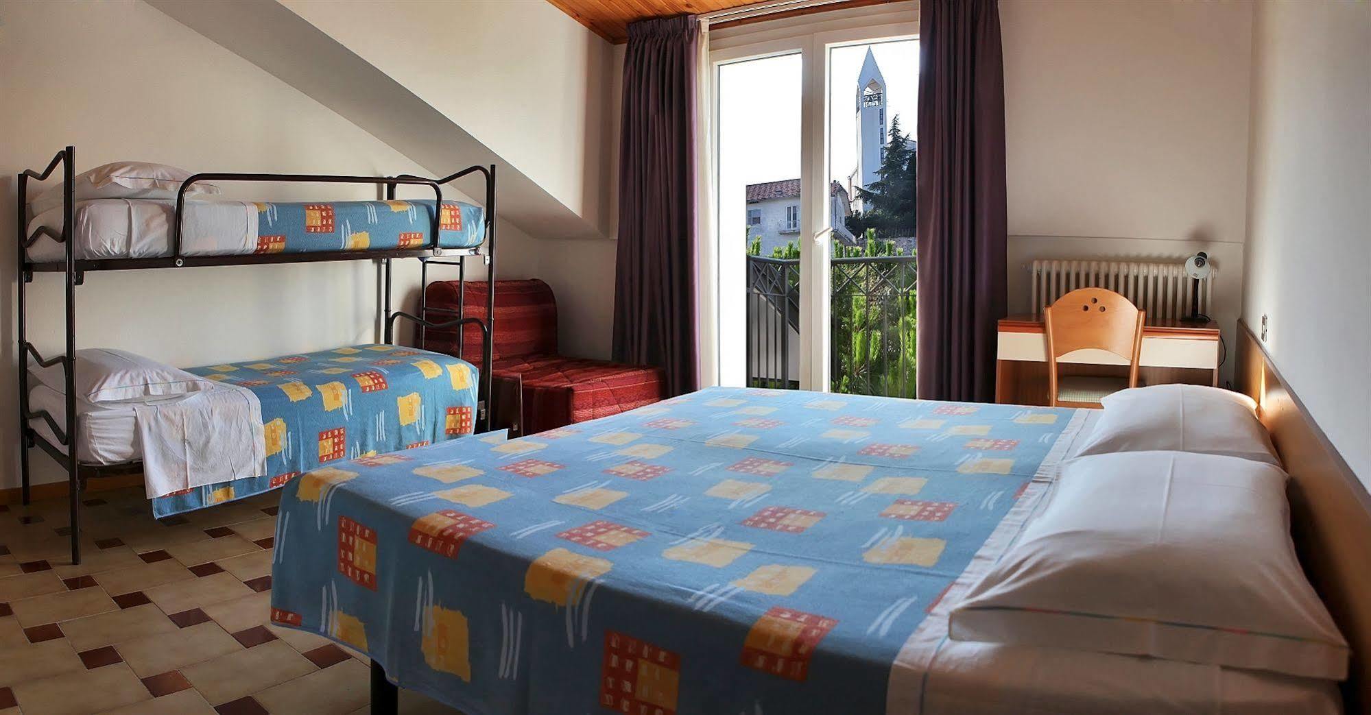 Albergo Centopini Gemmano Eksteriør bilde